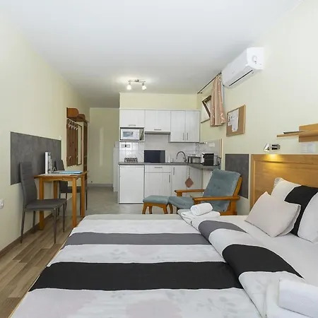 Apartment Acs *